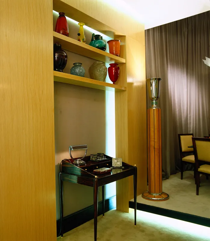 मुलर फ़्रेरेस द्वारा हस्ताक्षरित प्राचीन कांच रंगीन सजावट के साथ