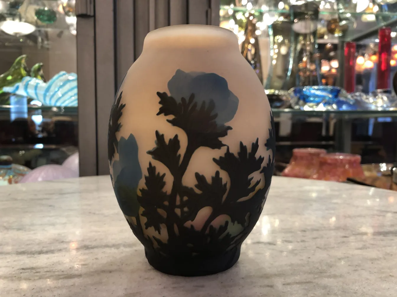 Ancien verre signé Muller Fres avec motifs floraux