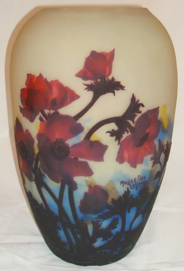 Vidrio antiguo con flores de colores y firma Muller Fres.