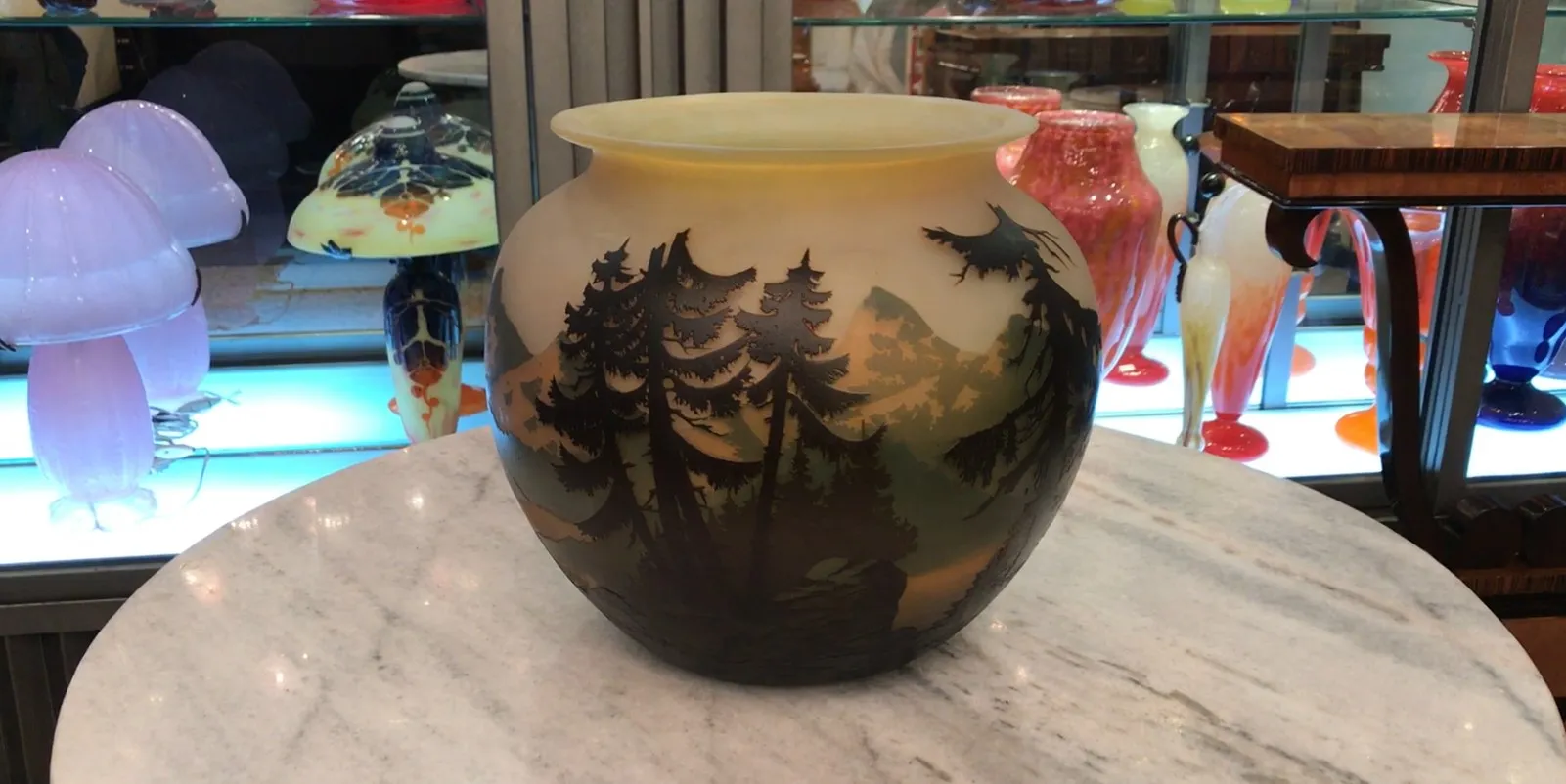 古いガラス作品、森のシーンmuller fres