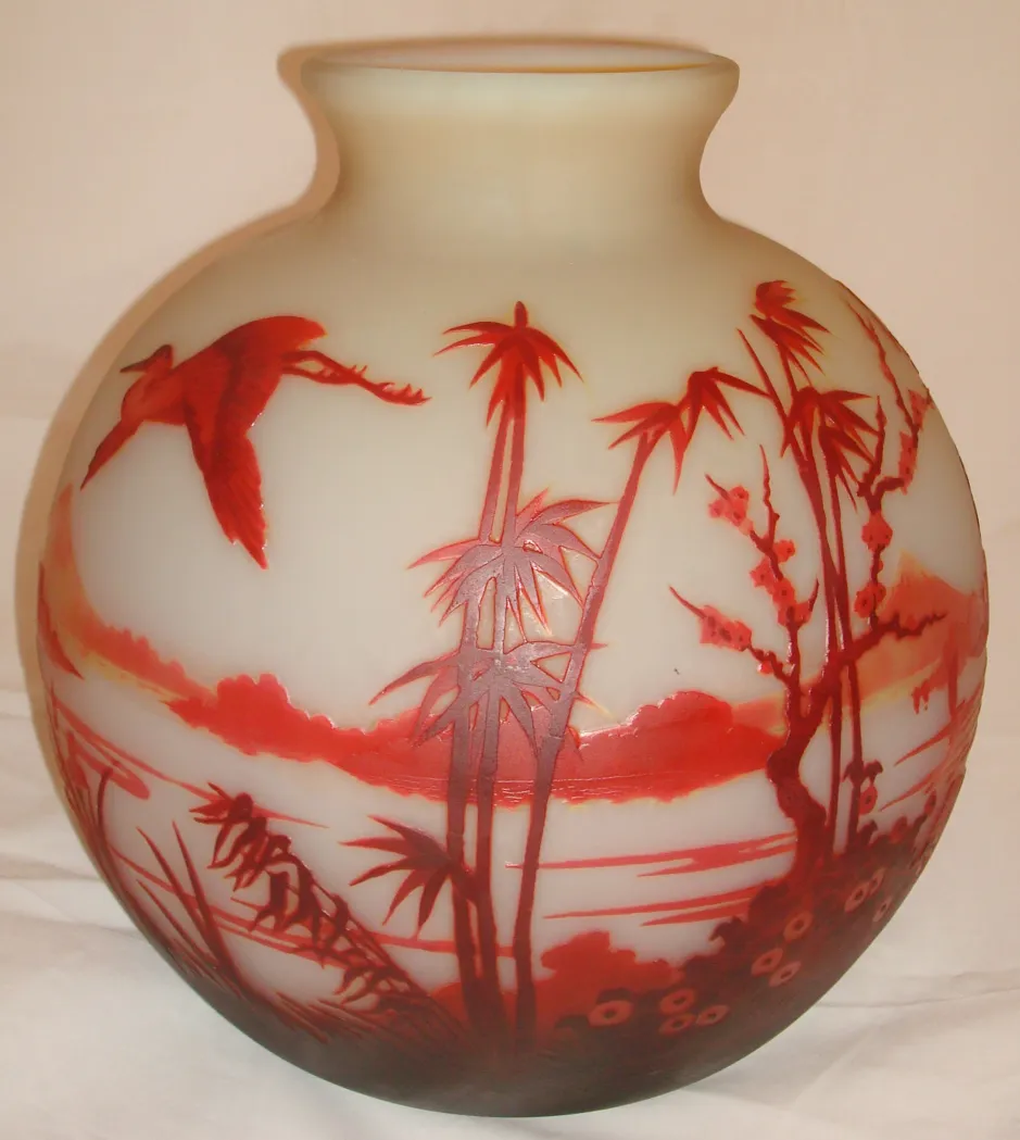 Verre ancien signé Muller Fres avec paysage décoratif