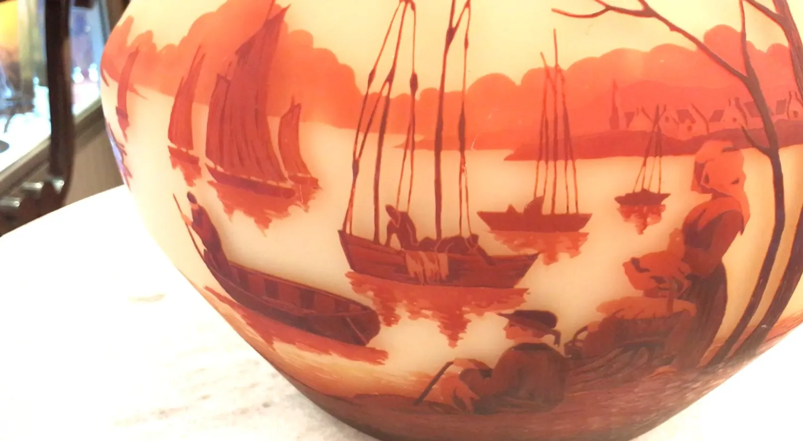 Verre signé Muller Freres avec motif nautique ancien