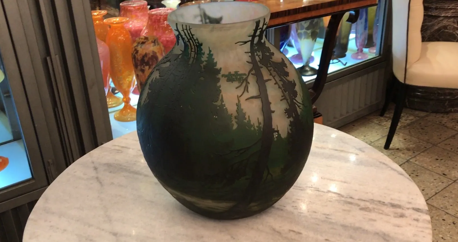 서명된 유리잔Muller Fres, 도시 경관 디자인, 주목할만한 골동품.