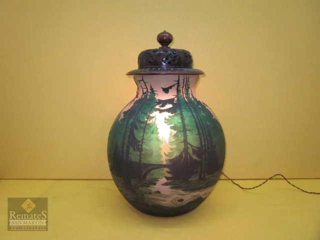 Antike Lampe mit Walddesign, Muller Fres.