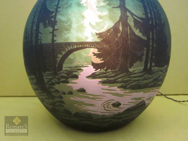 antik signiertes Glas von muller freres mit Naturmotiv