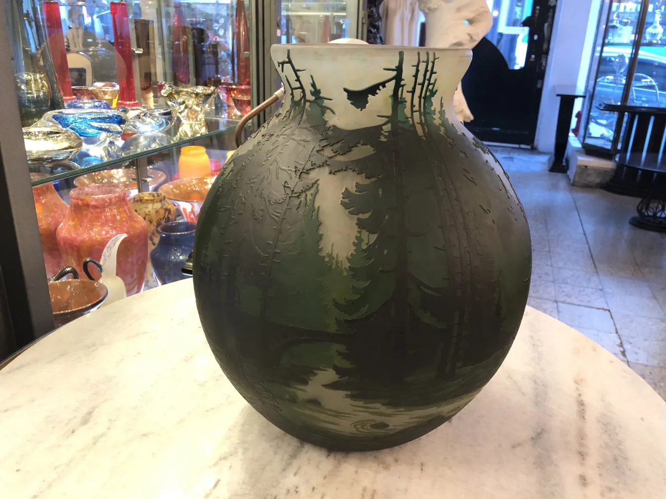 古董花瓶与风景及签名玻璃muller fres展出