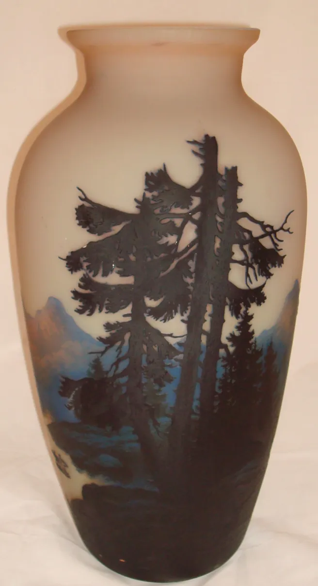 Verre ancien signé par Muller Fres avec des paysages.