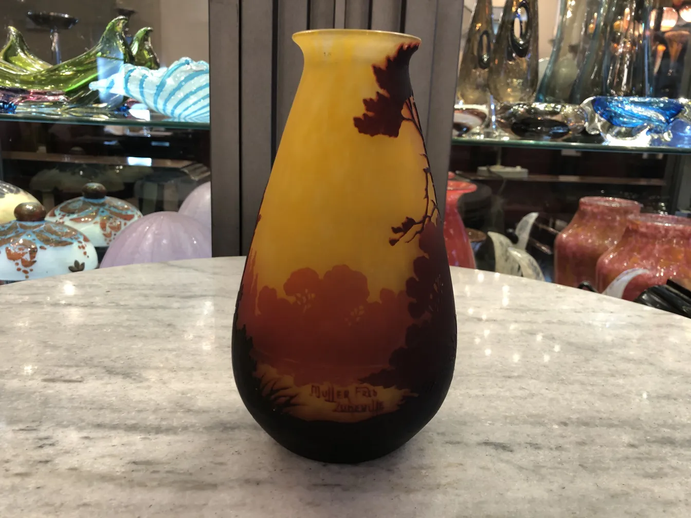 vase antico con finitura sfumata e firma Muller Fres alla base