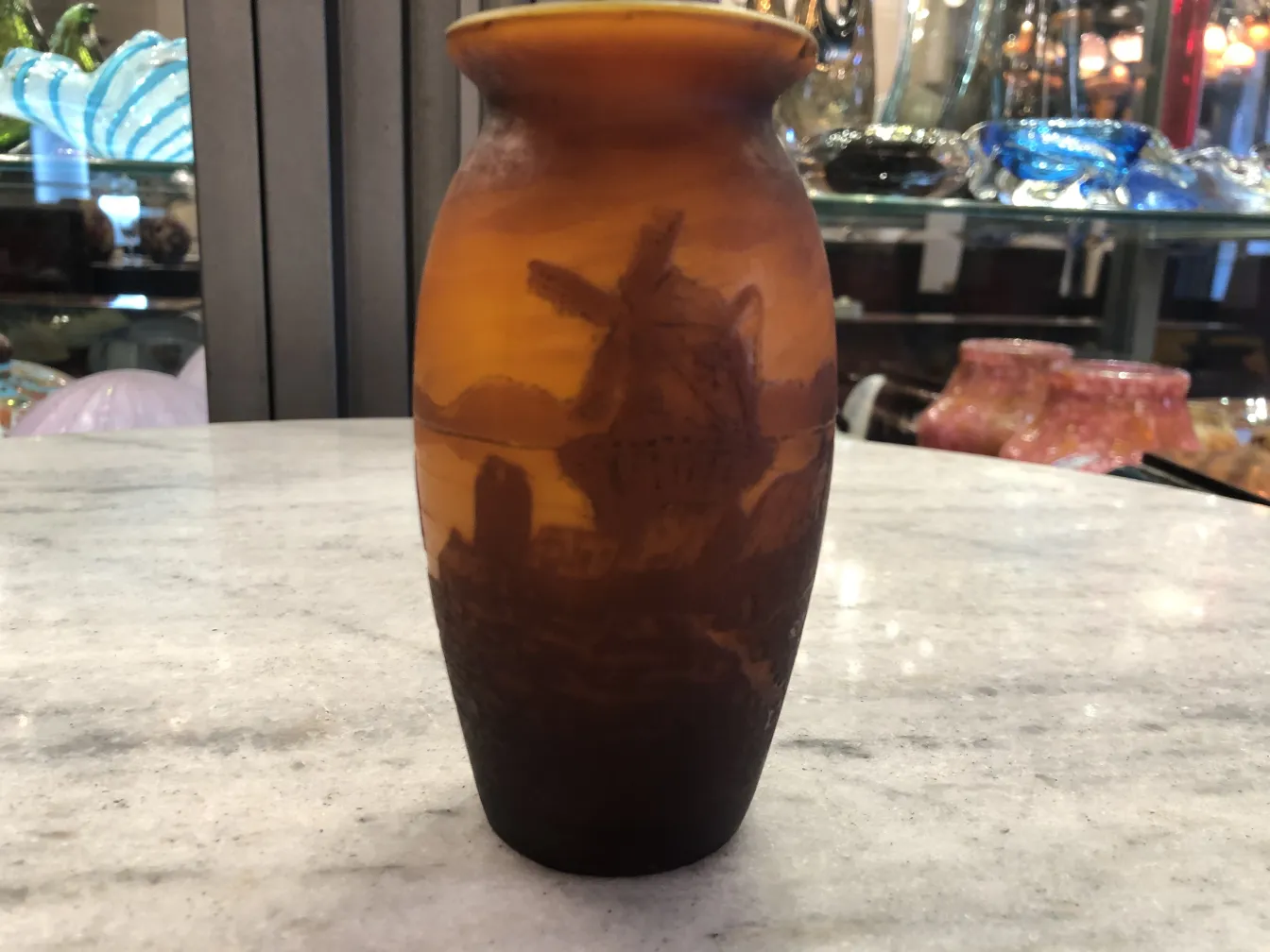 Vaso antico con scena di mulino, firmato Muller Fres.