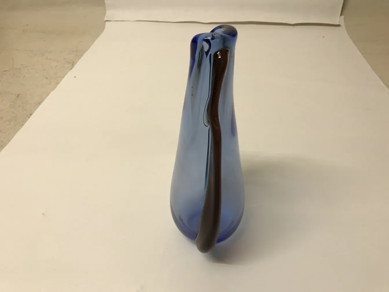 Vase Murano ancien en tons de bleu avec forme élégante