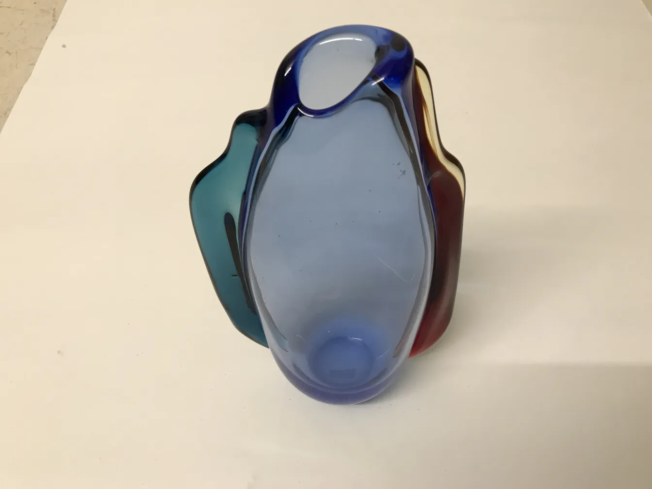 Vase Murano aux teintes de bleu et vert, forme unique