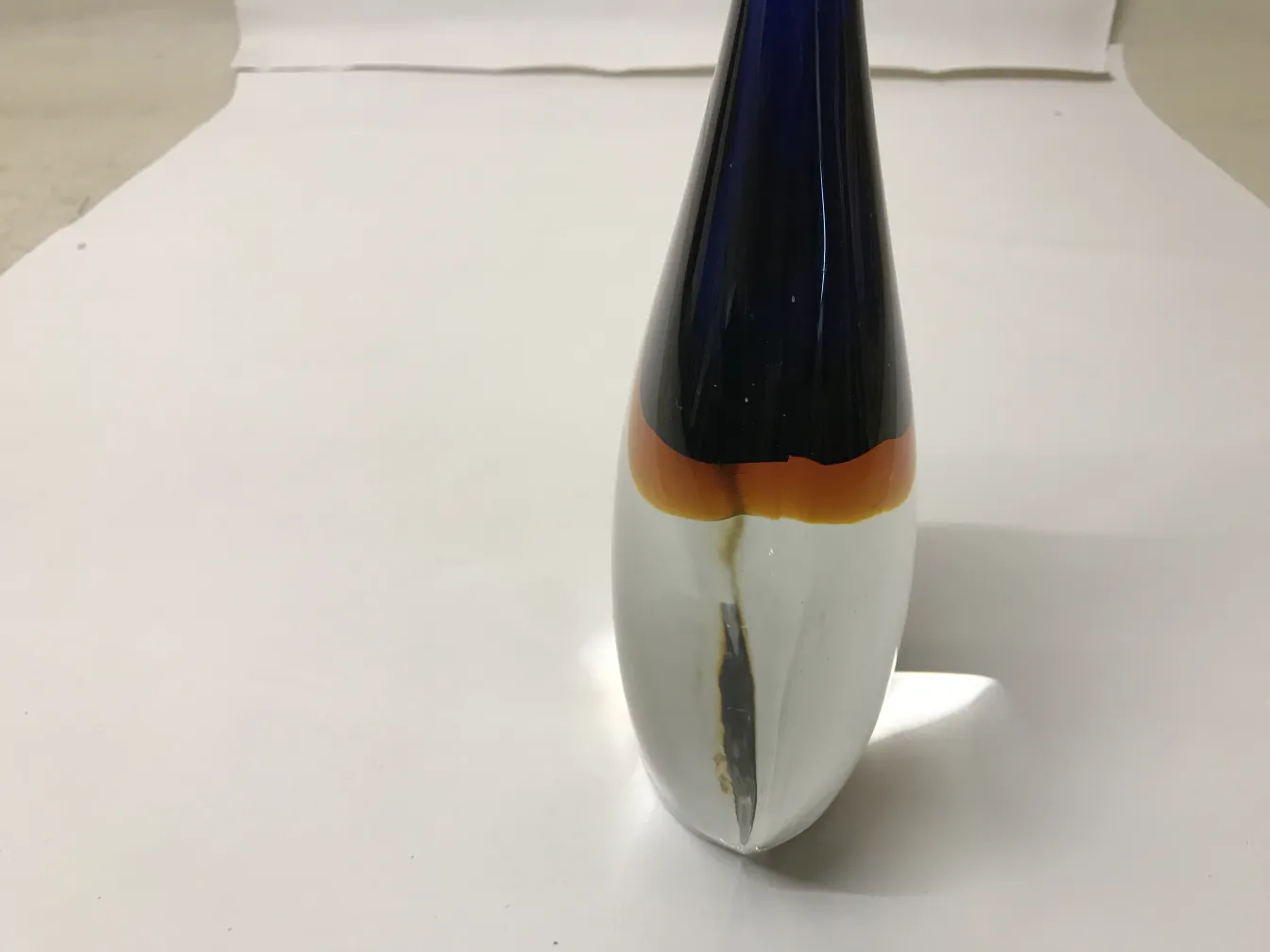 Dekorativer antiker Murano-Glas mit lebhaften Farben.