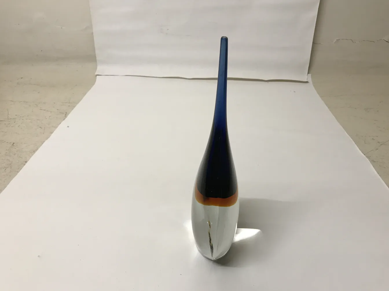 Vaso de Murano antigo com cores vibrantes e forma única