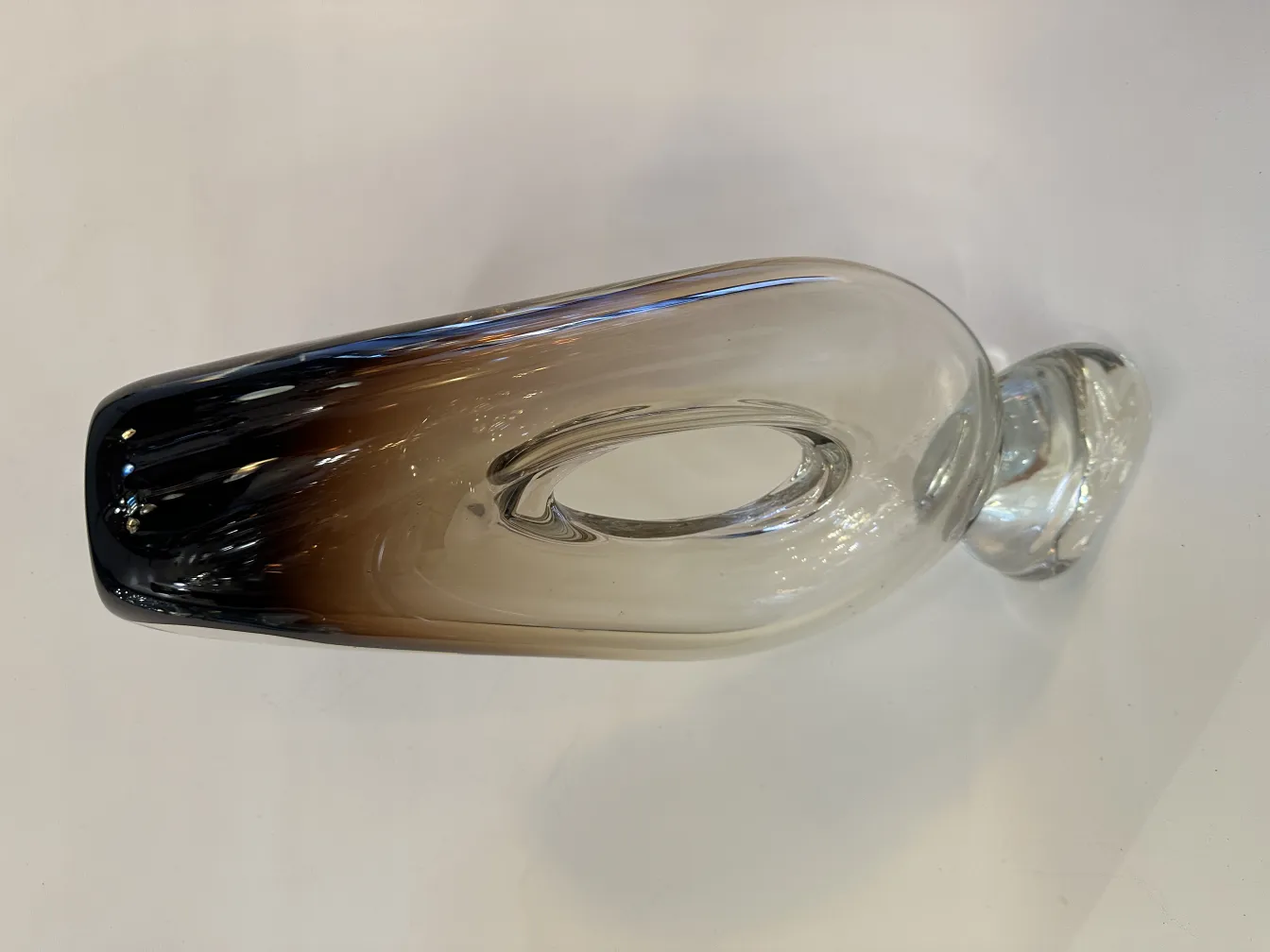 vase di murano antichità con forma elegante e decorativa su sfondo neutro