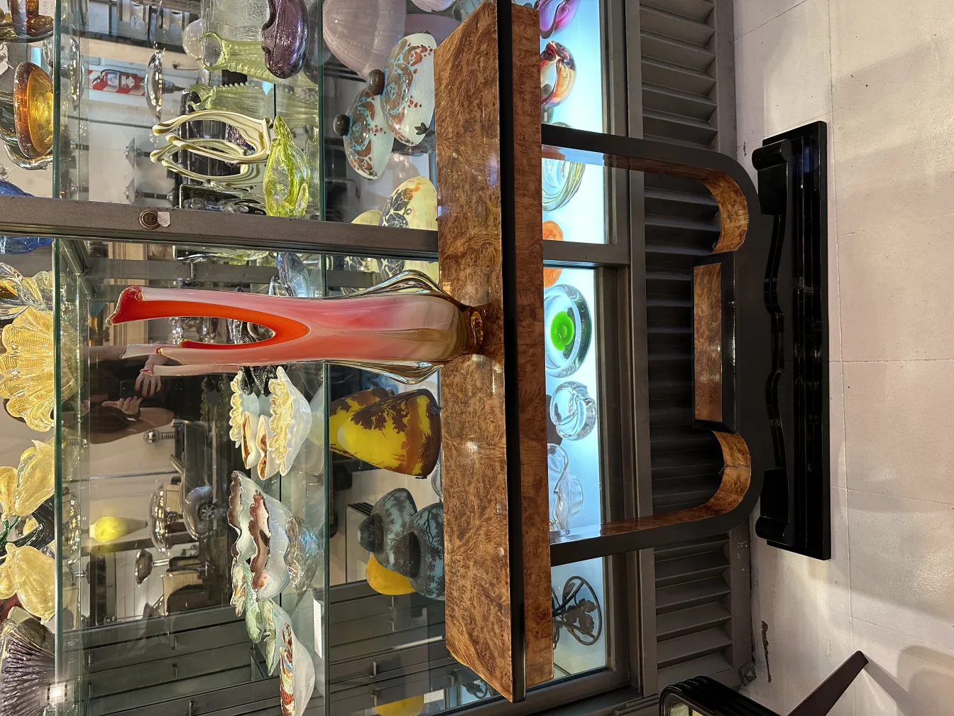 古風なムラーノの花瓶、カラフルでエレガントなデザイン