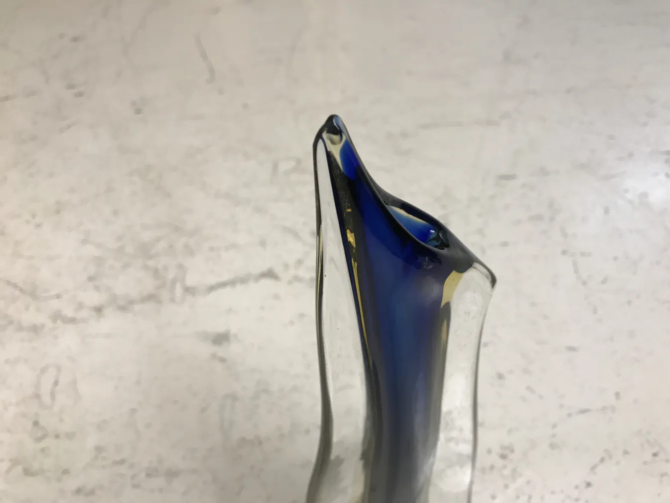vaso antigo de murano com cor azul, elegante, decorativo