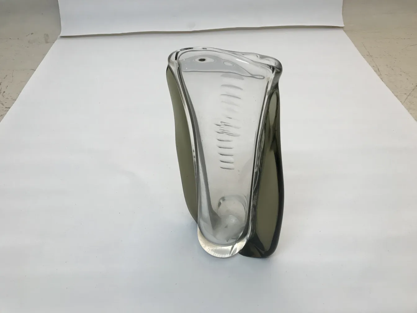 antikes murano-glas, elegant und dekorativ mit sanften Formen