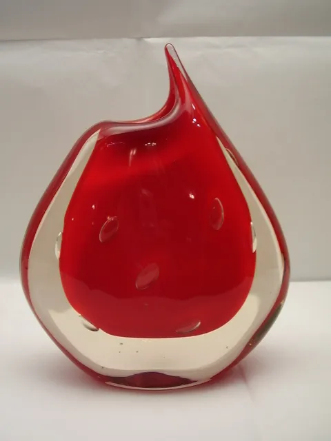 vaso de murano antigo vermelho com forma curva