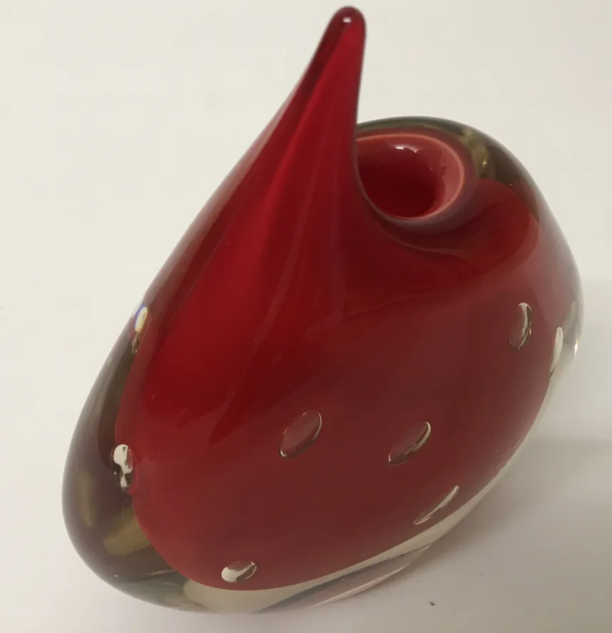 vase murano ancien en forme de goutte rouge vif