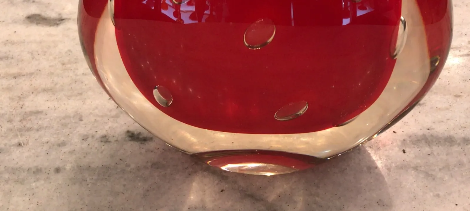 antique murano vase in red color and round shape