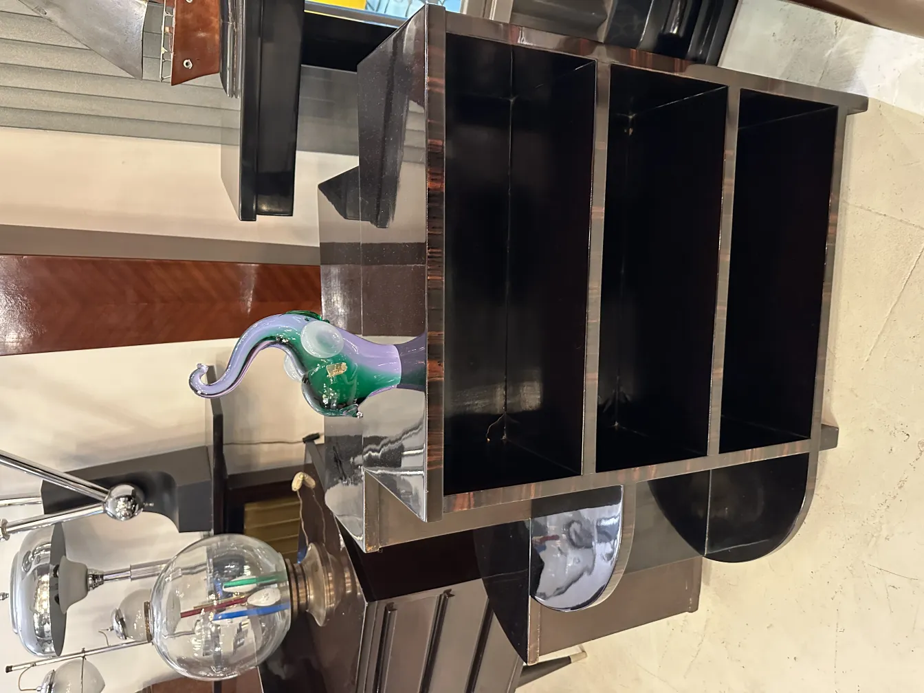 穆拉诺雕塑具有多彩的形状和优雅的风格