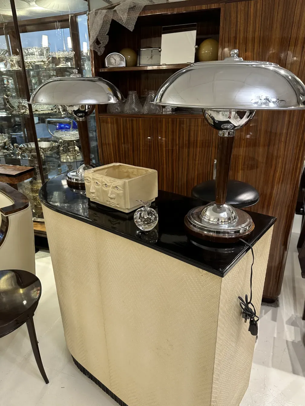 escultura de murano antigua con detalles decorativos