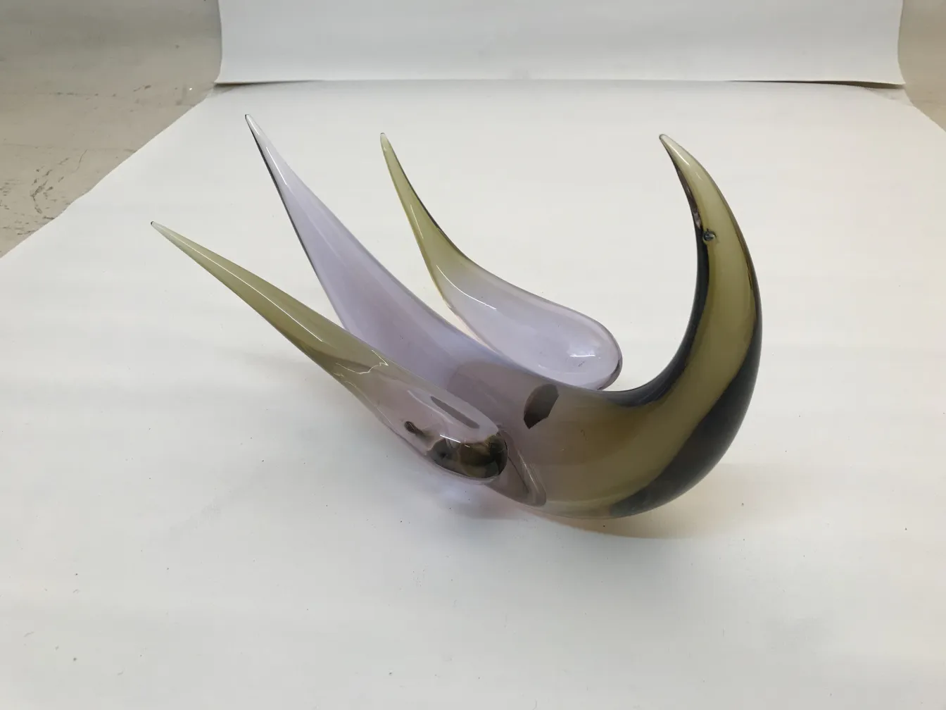 scultura decorativa murano antica con forme fluide