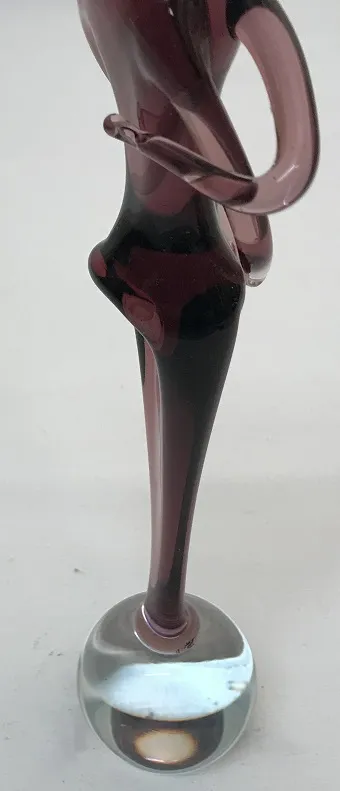 antike Murano-Skulptur einer eleganten Figur mit rundem Sockel