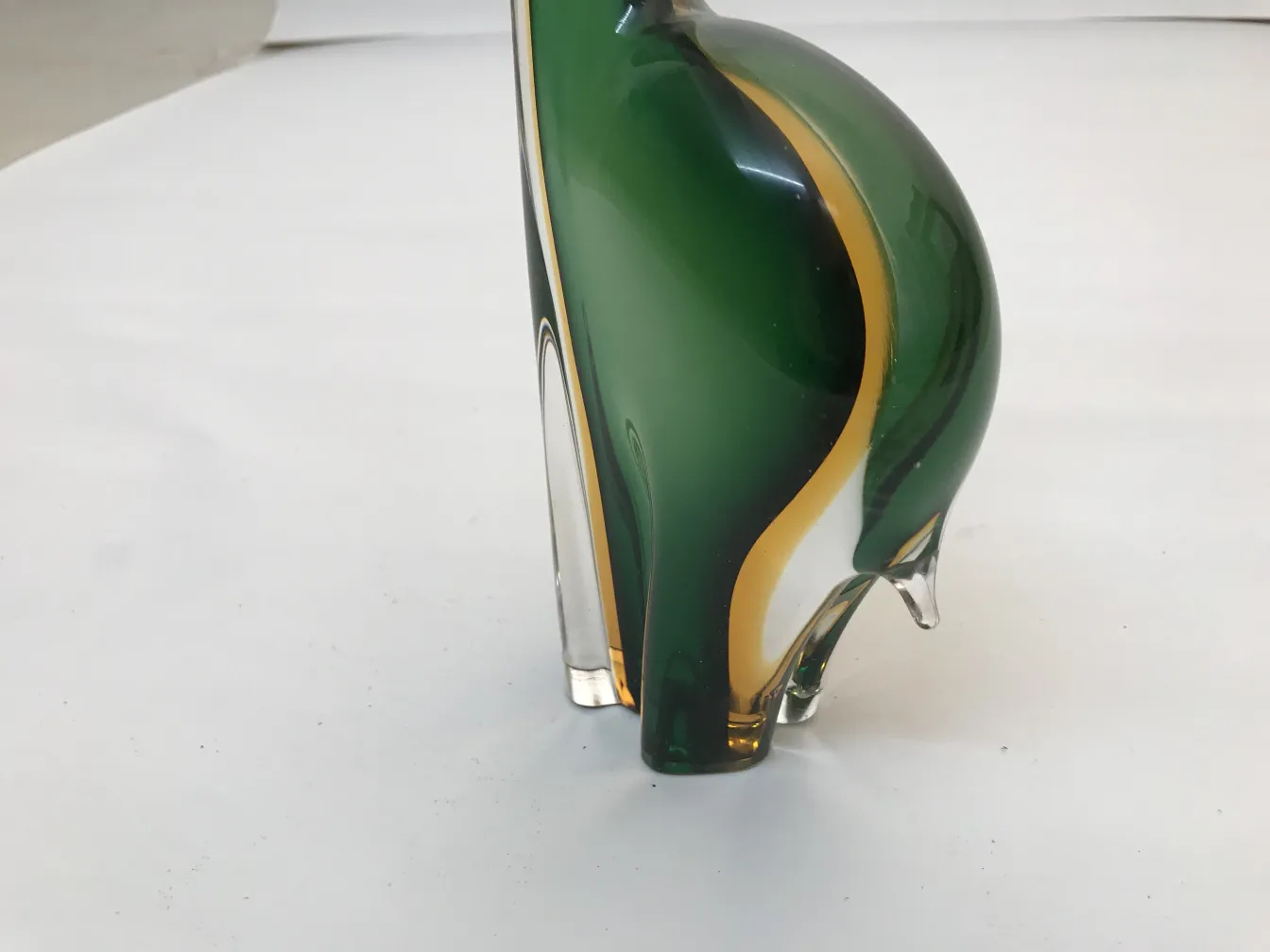 Murano-Skulptur mit elegantem Design und sanften Formen