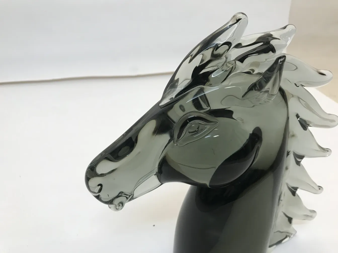 穆拉诺雕塑马形状，细节生动