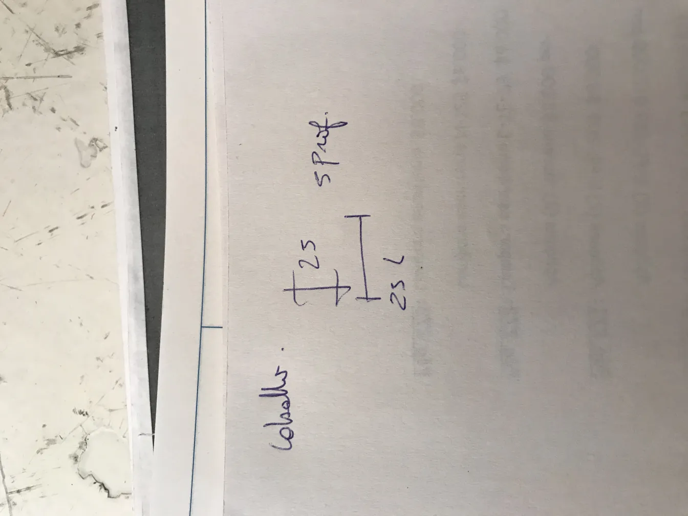 Античная скульптура Мурано с замысловатыми деталями.