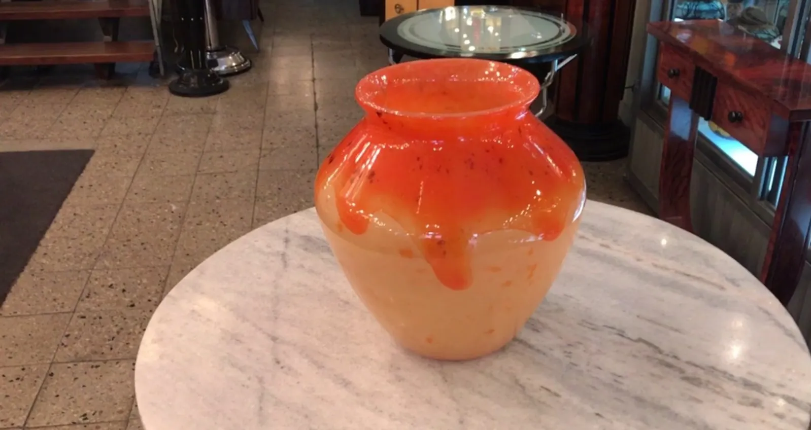 vaso antigo de vidro com decoração colorida e assinatura schneider