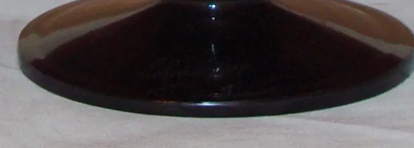 ancien verre avec la signature de Schneider en bas.