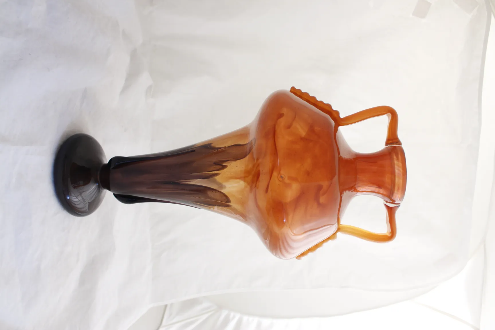 antikes signiertes Glas von Schneider mit orange-braunem Muster