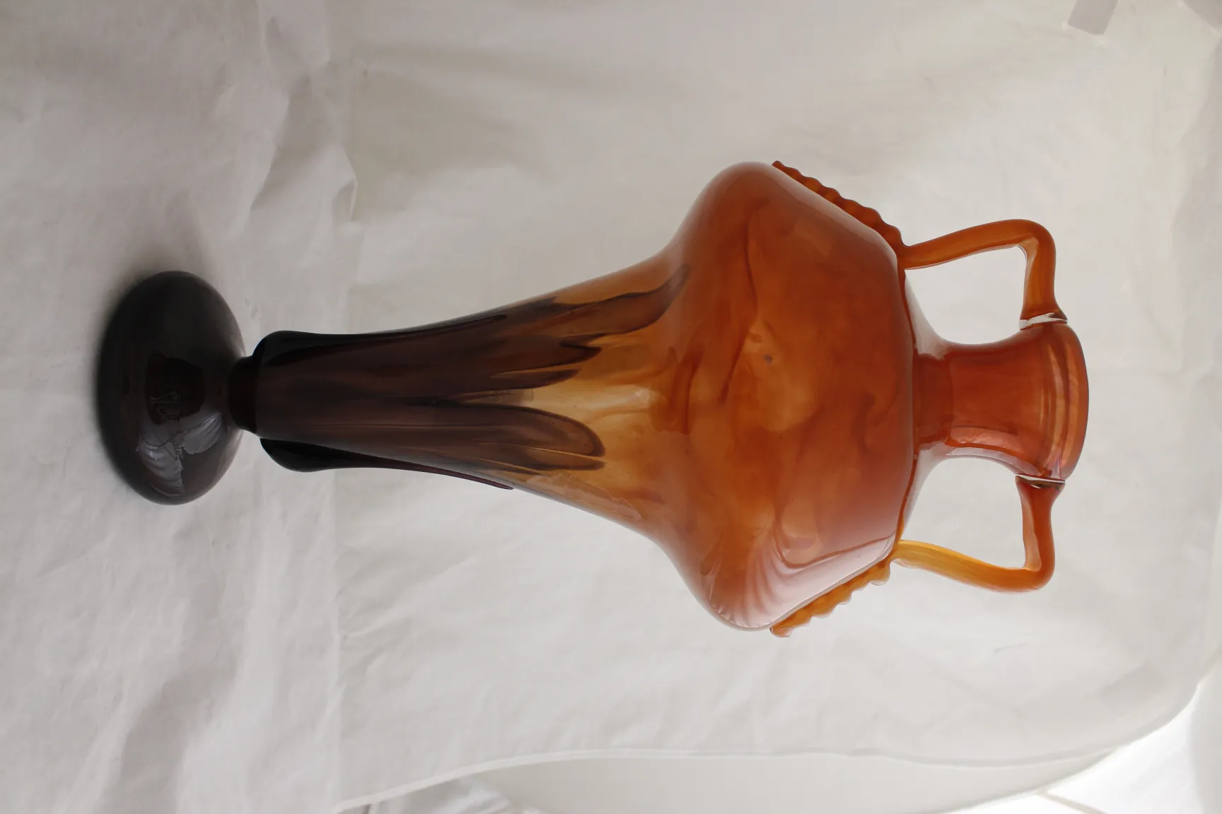 Antikes, signiertes Glas von Schneider im französischen Stil.