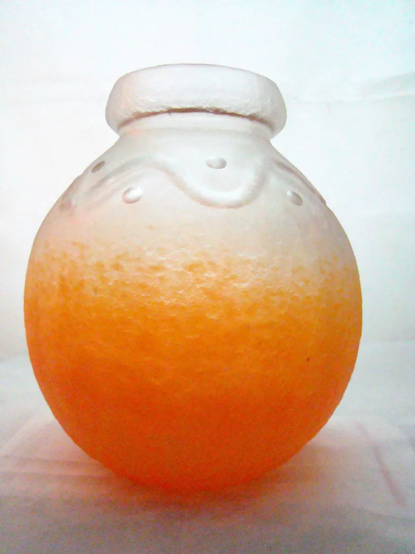 verre ancien avec design de bulles en haut