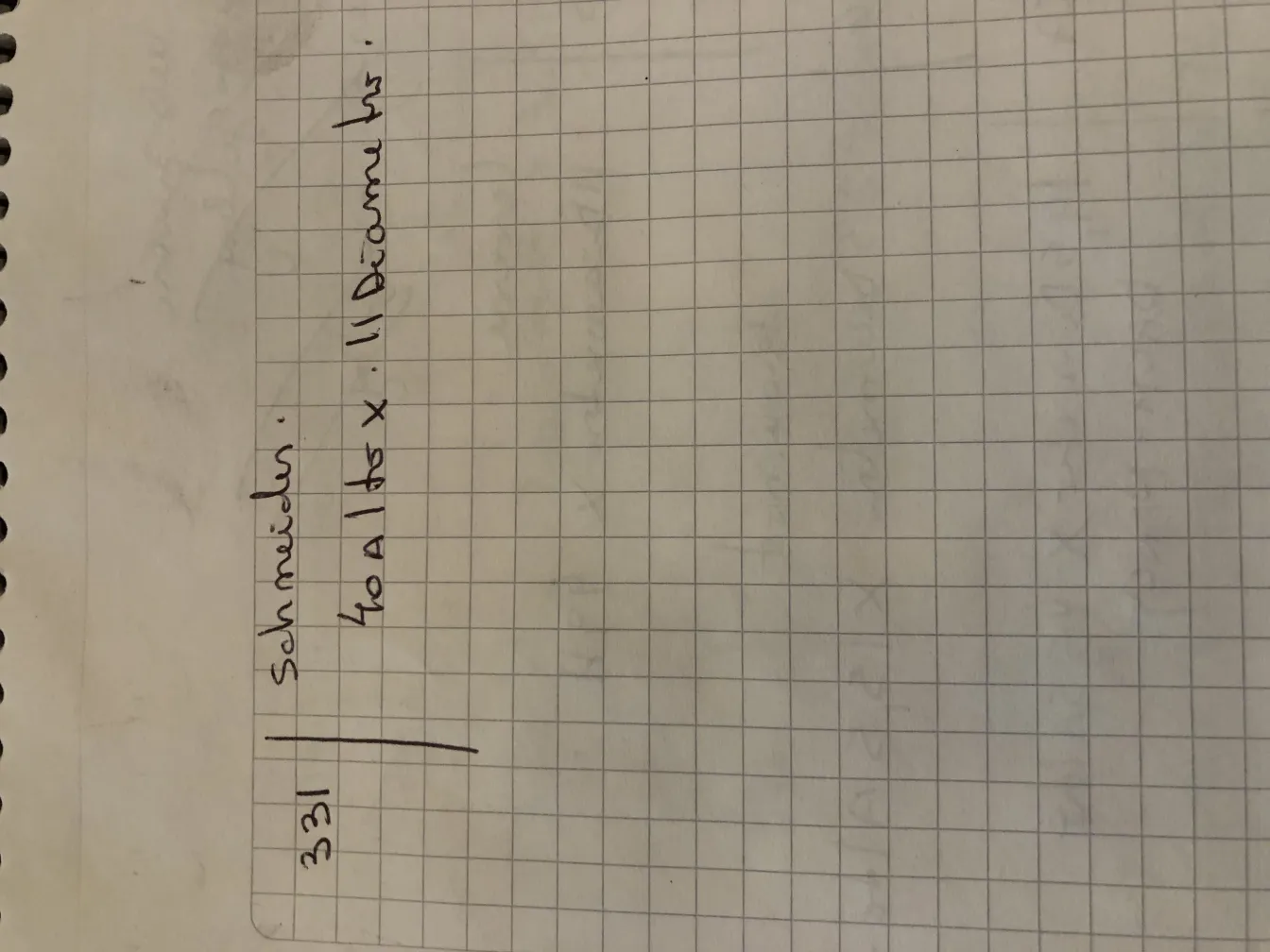 Vidrio antiguo firmado por Schneider con un diseño elegante.