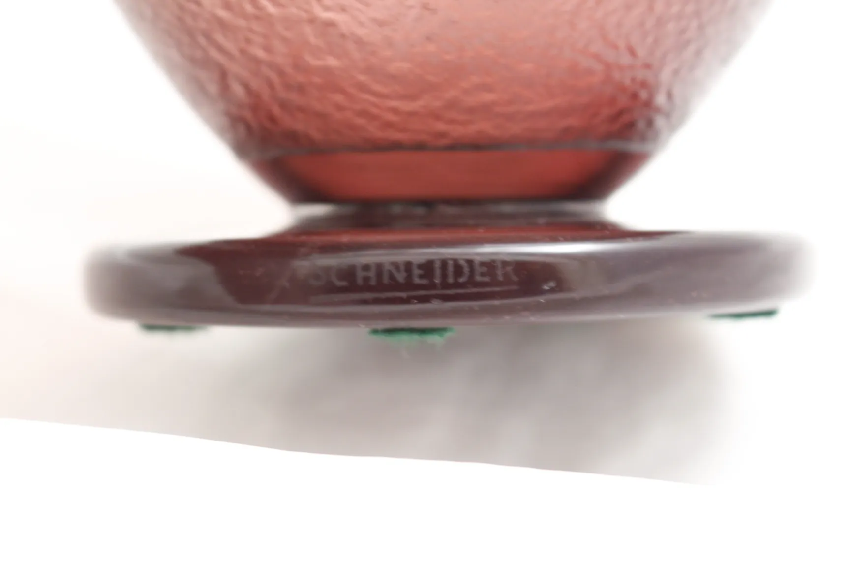 vidrio firmado antiguo de schneider en color rojo