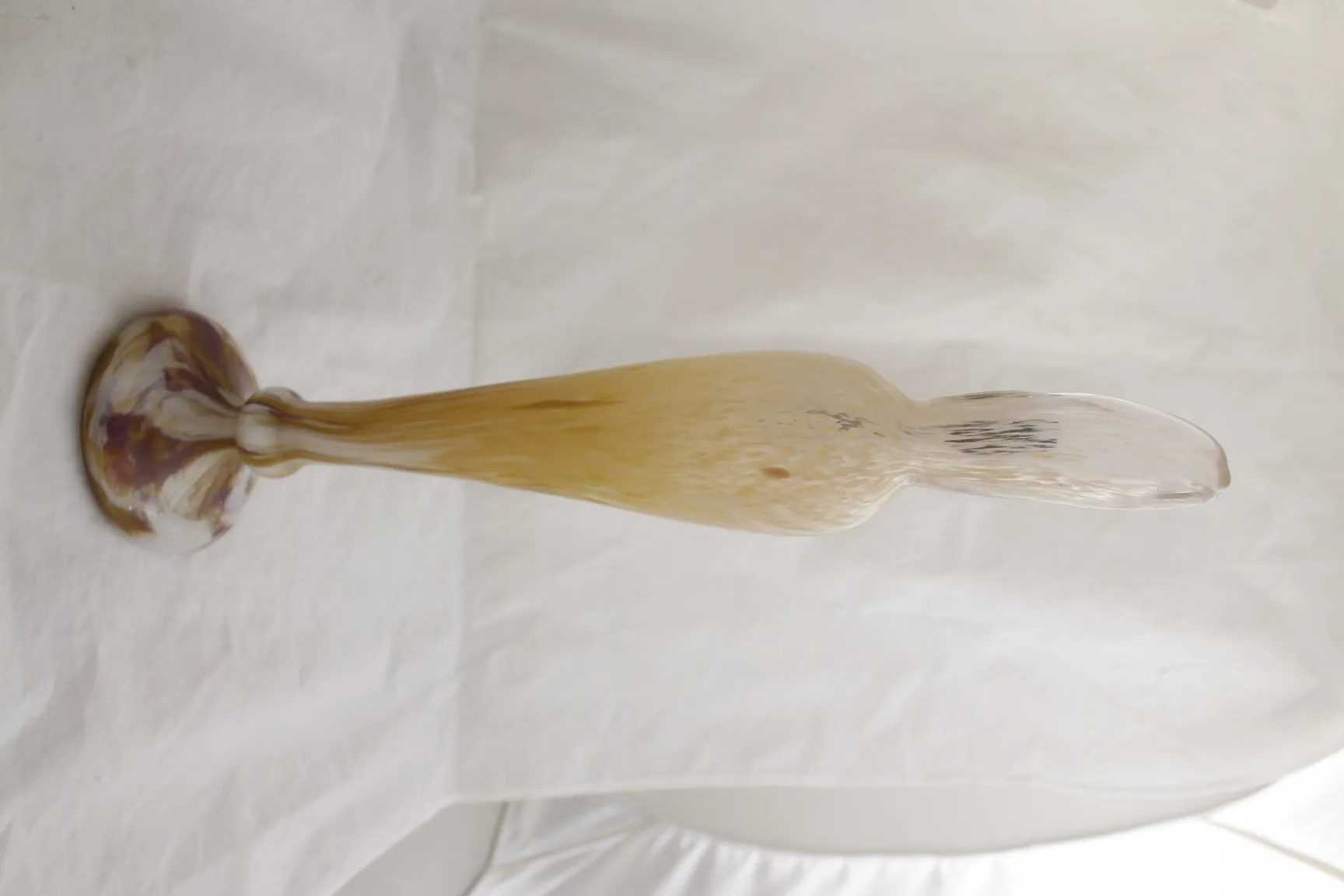 Verre ancien signé par Schneider avec un design chaud