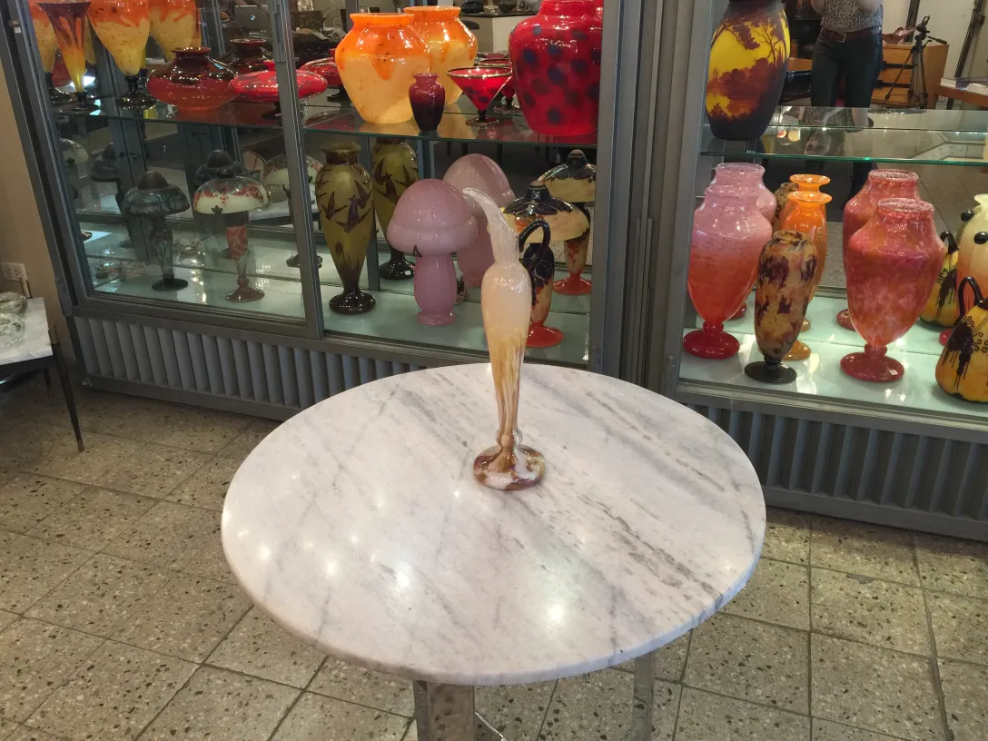 escultura de vidro com assinatura de Schneider, peça antiga