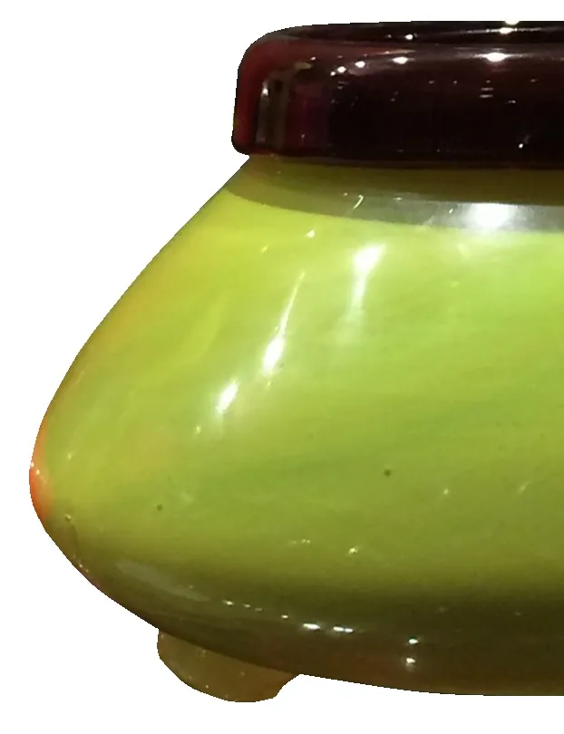 Antikes signiertes Glas von Schneider in sanften Farben.