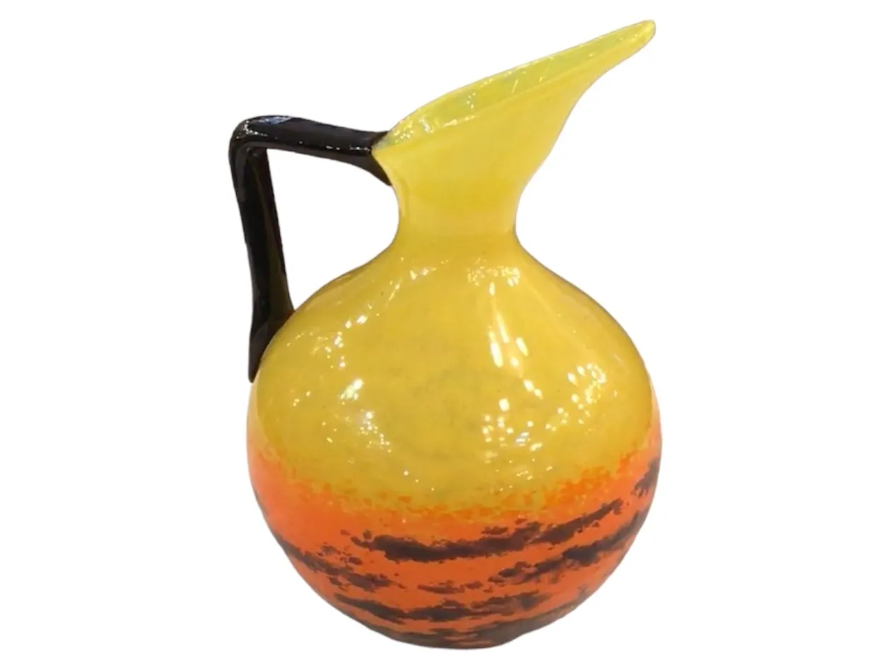 jarra de vidrio con diseño amarillo y negro, antigüedad