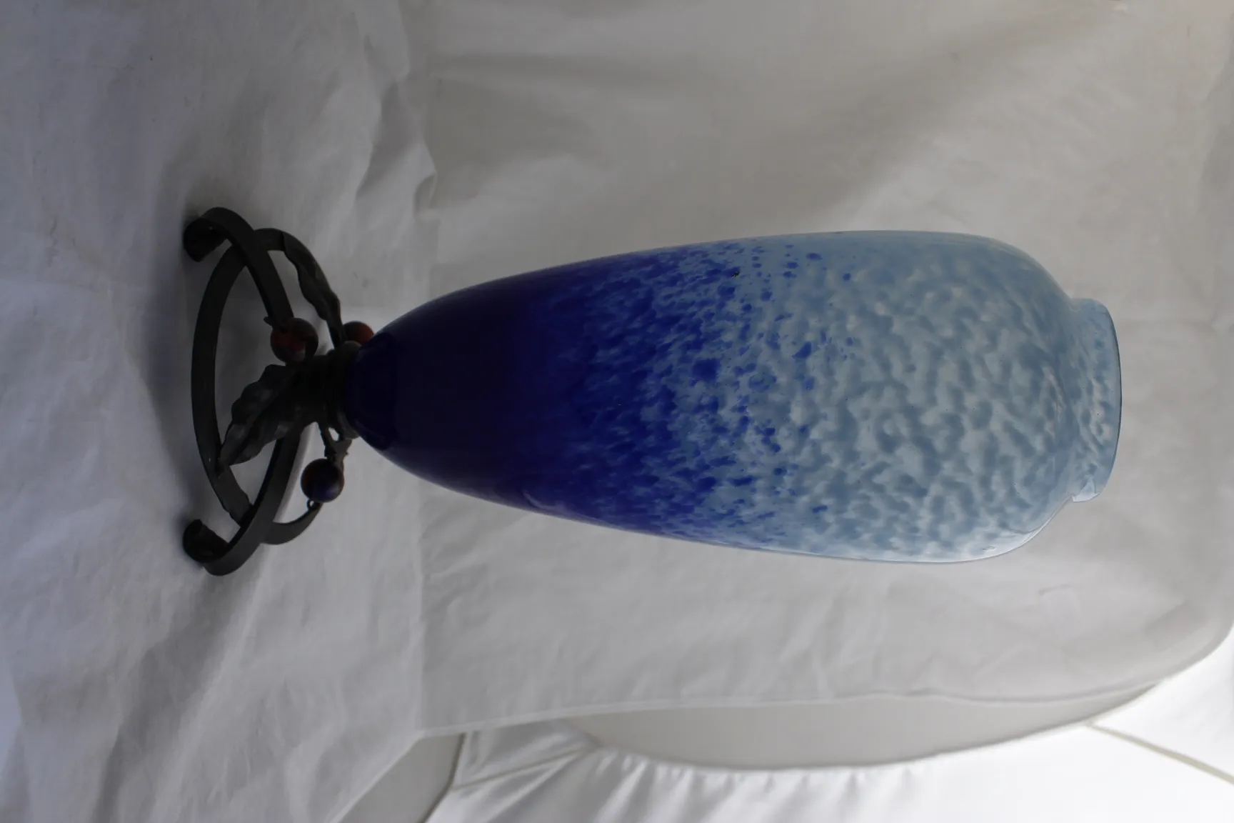 verre antique signé Schneider en bleu et blanc