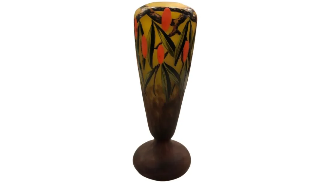 Vaso decorativo de vidro assinado com flores vermelhas e verdes