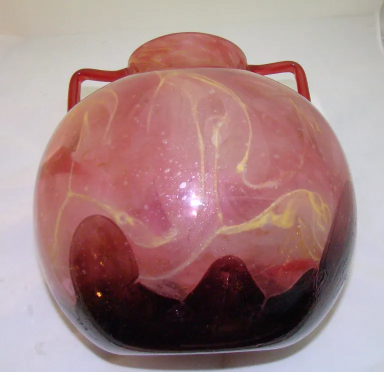 vaso de vidro assinado com design único em rosa e preto, antiguidade decorativa