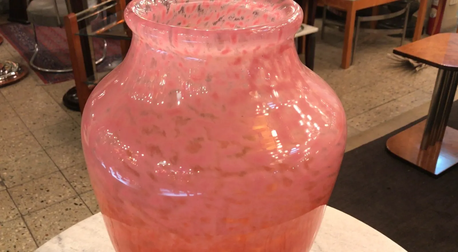 giara rosa con design unico di vetro firmato schneider, antiquariato collezionabile