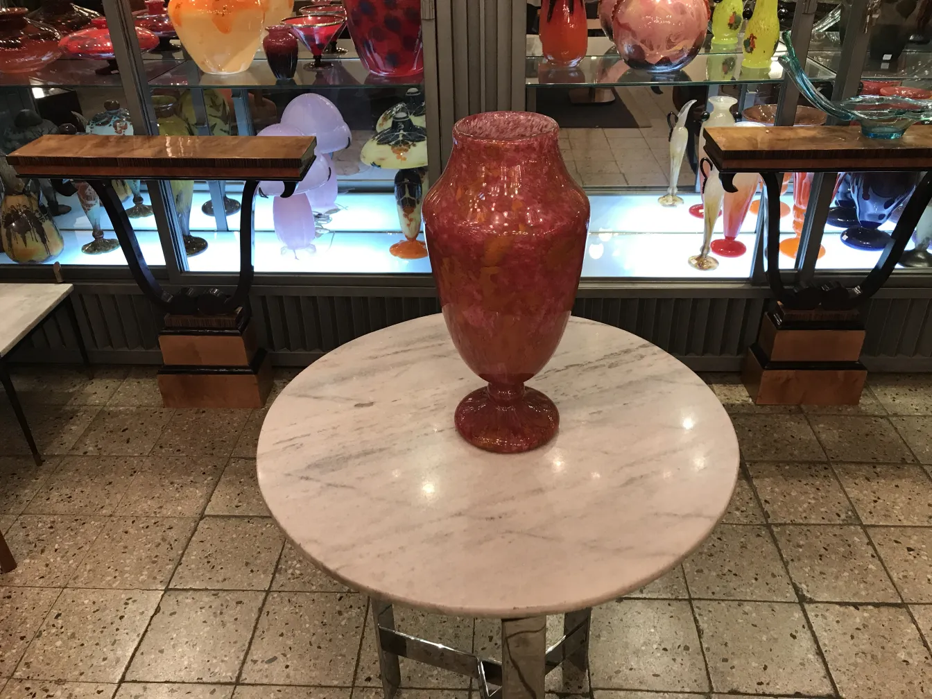 Antiquitäten, signiertes Glas Schneider, rosa Farbe, schöne Dekoration