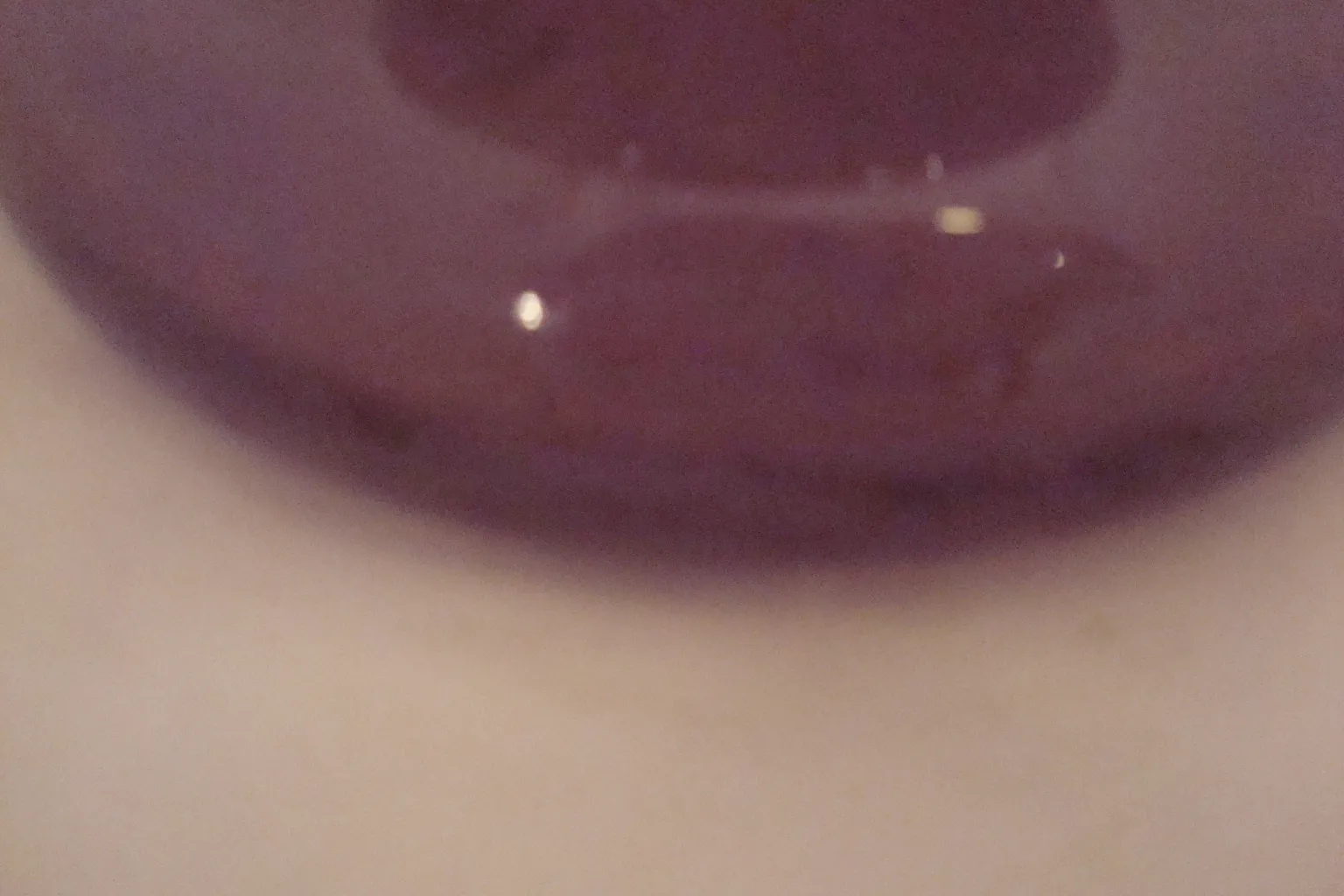 Vidro assinado antigo Schneider em fundo claro