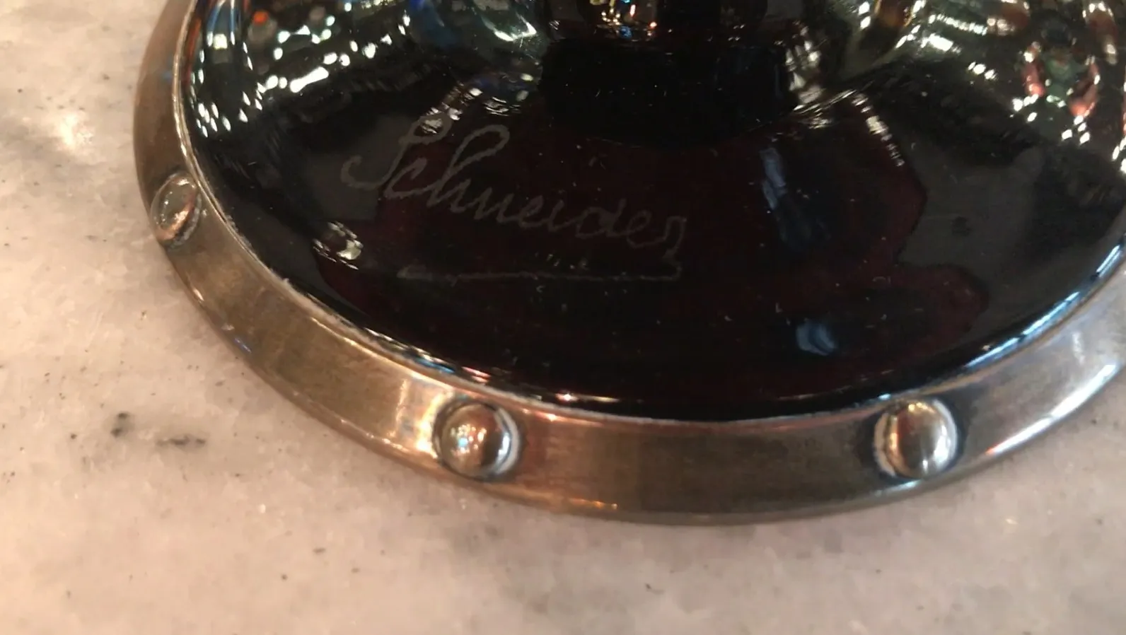 法国老款签名玻璃Schneider，带深色细节