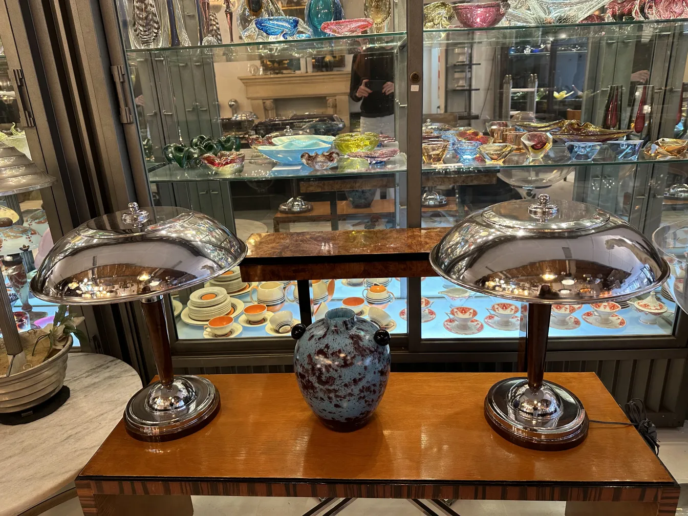 verre signé ancien avec lampes décoratives